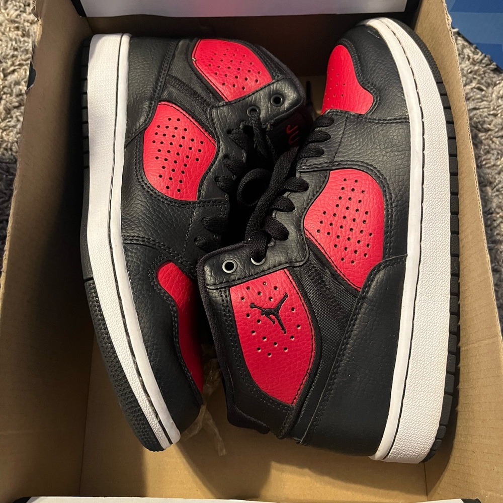Jordan Access Black and Red Sneakers